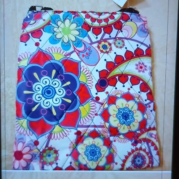 🚫‼️ SOLD 🚫‼️Viscose floral nylon small crossbody / fanny pack bag - Picture 3 of 5